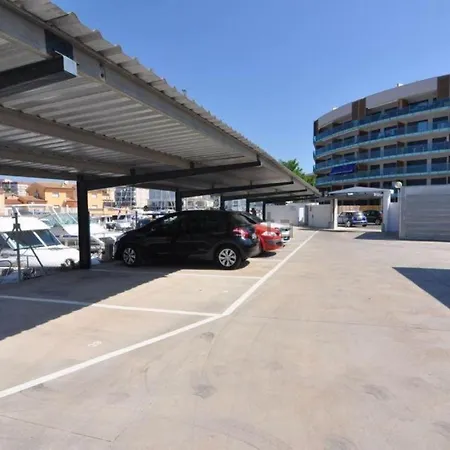 En Port Trebol Con Parking Privado Y Acceso Directo A La Piscina *